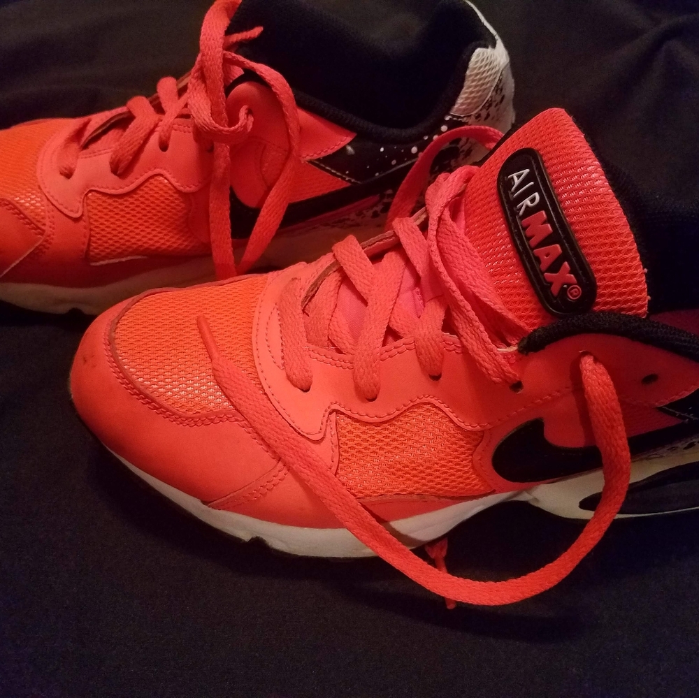 Womens Nike air sneakers size 8.5